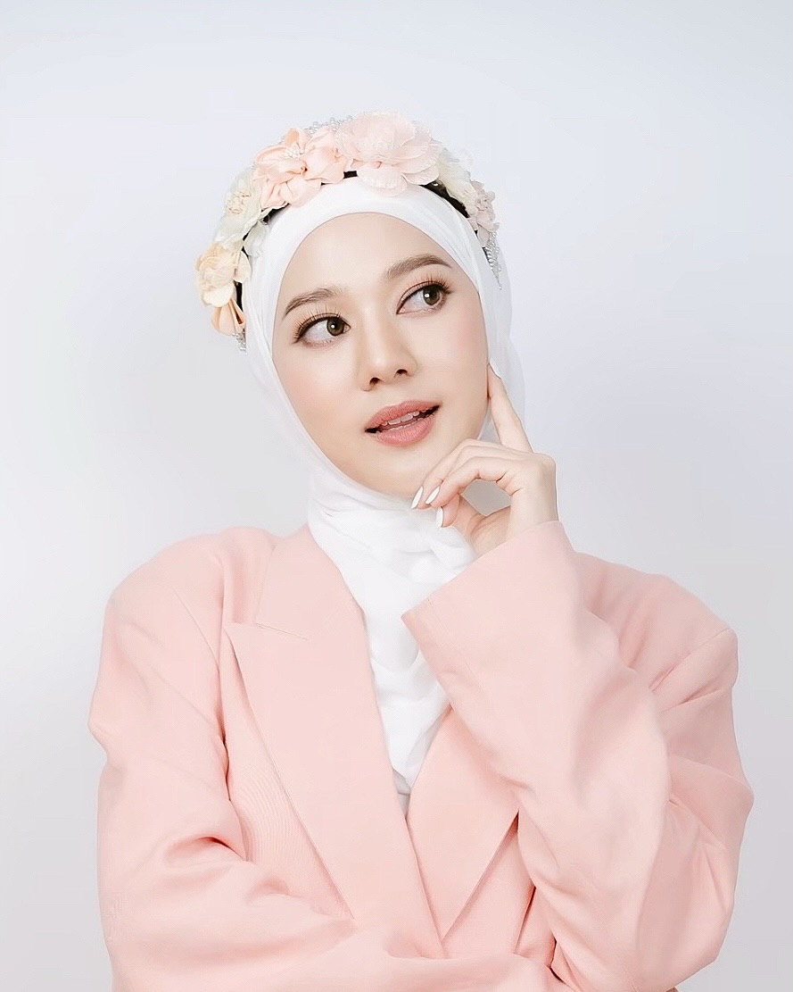 ทับทิม - อัญรินทร์ ธีราธนันพัฒน์