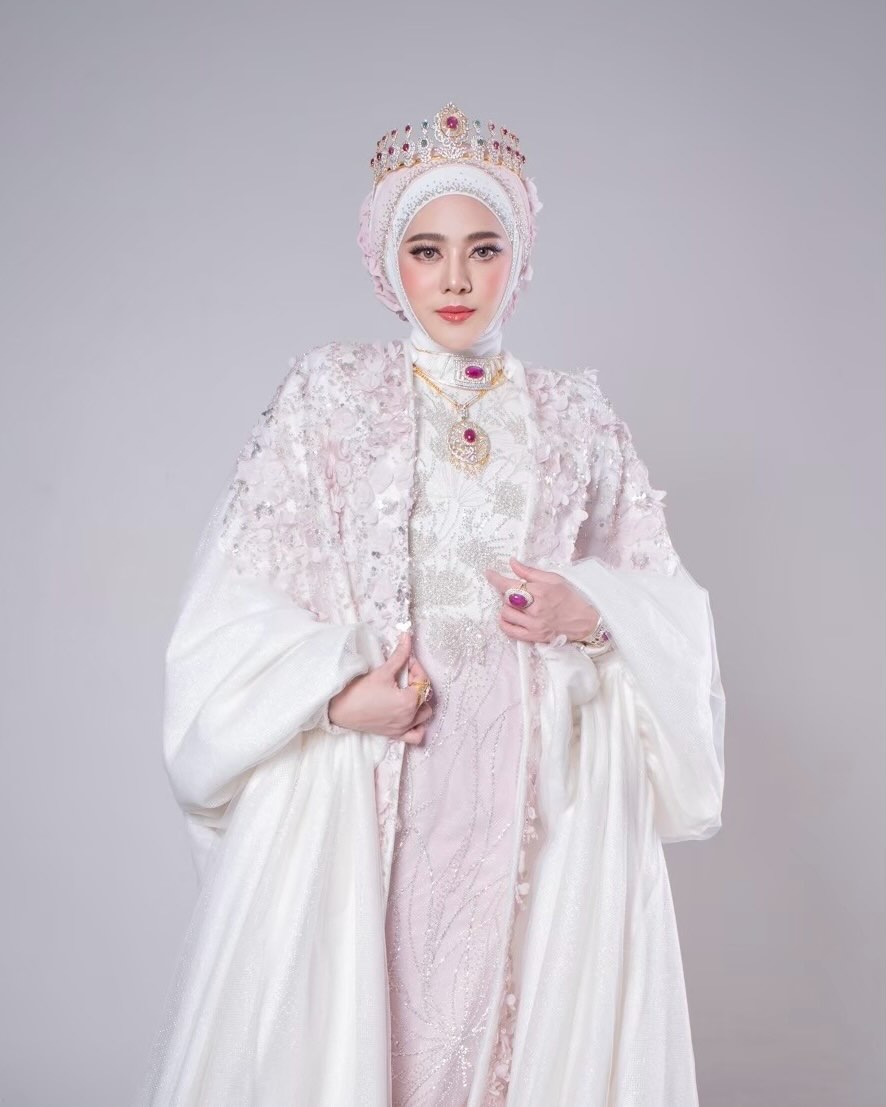 ทับทิม - อัญรินทร์ ธีราธนันพัฒน์