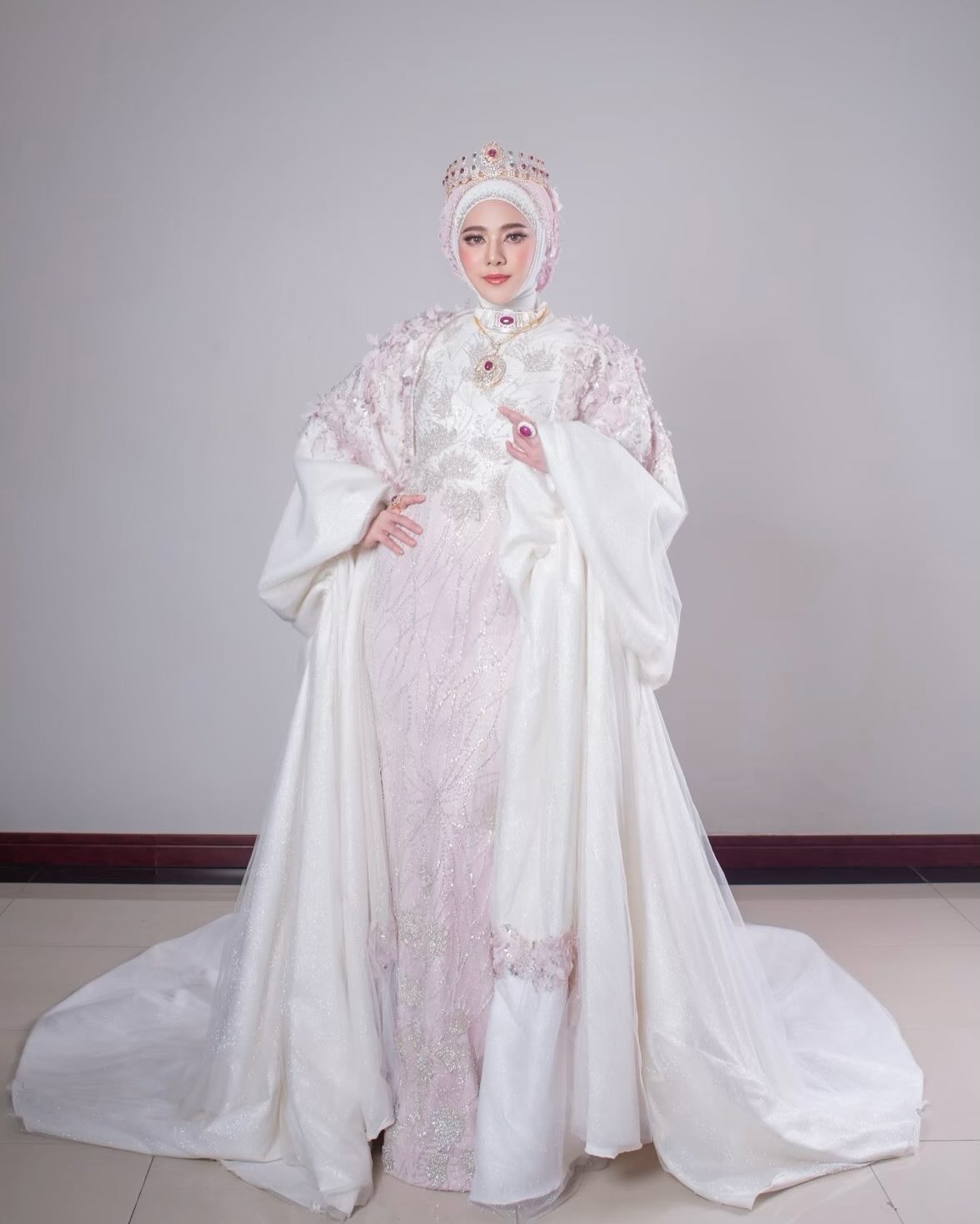 ทับทิม - อัญรินทร์ ธีราธนันพัฒน์