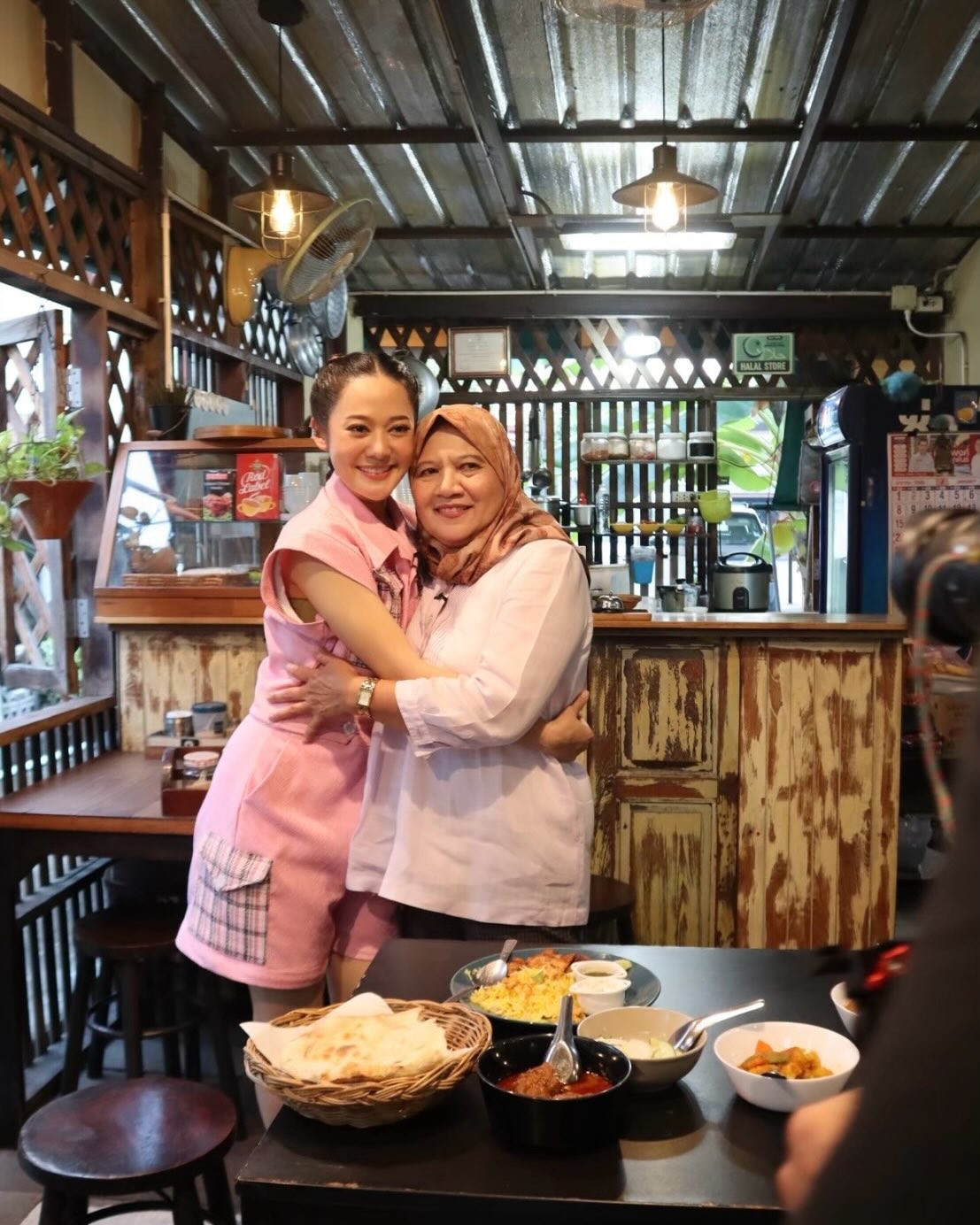 ทับทิม - อัญรินทร์ ธีราธนันพัฒน์