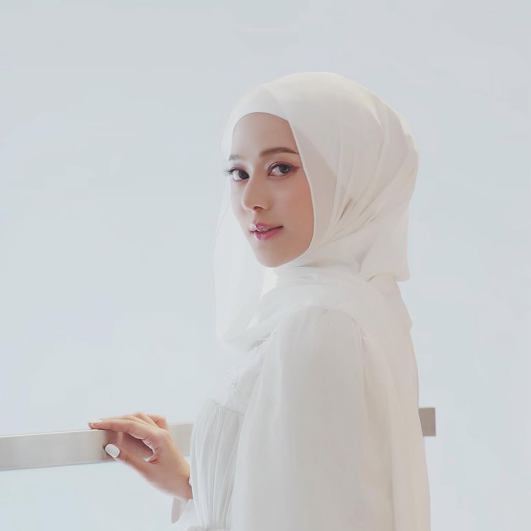 ทับทิม - อัญรินทร์ ธีราธนันพัฒน์