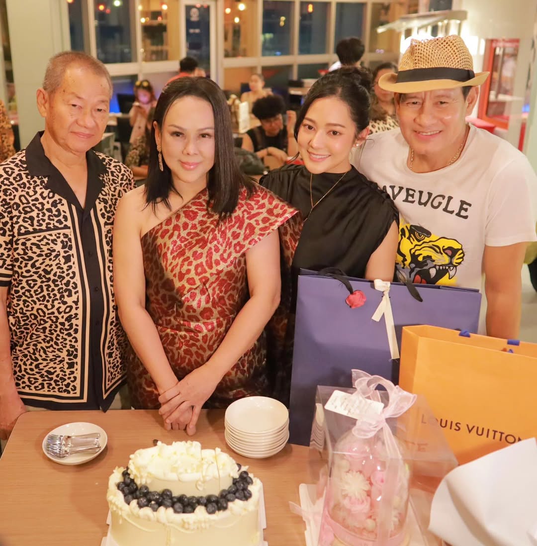 ทับทิม - อัญรินทร์ ธีราธนันพัฒน์