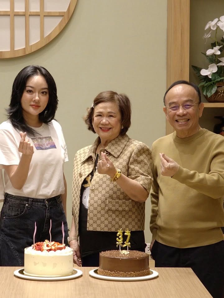 แก้มบุ๋ม - ปรียาดา สิทธาไชย