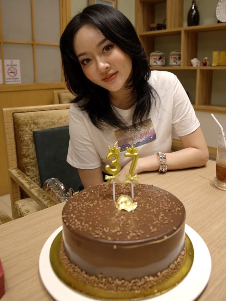 แก้มบุ๋ม - ปรียาดา สิทธาไชย