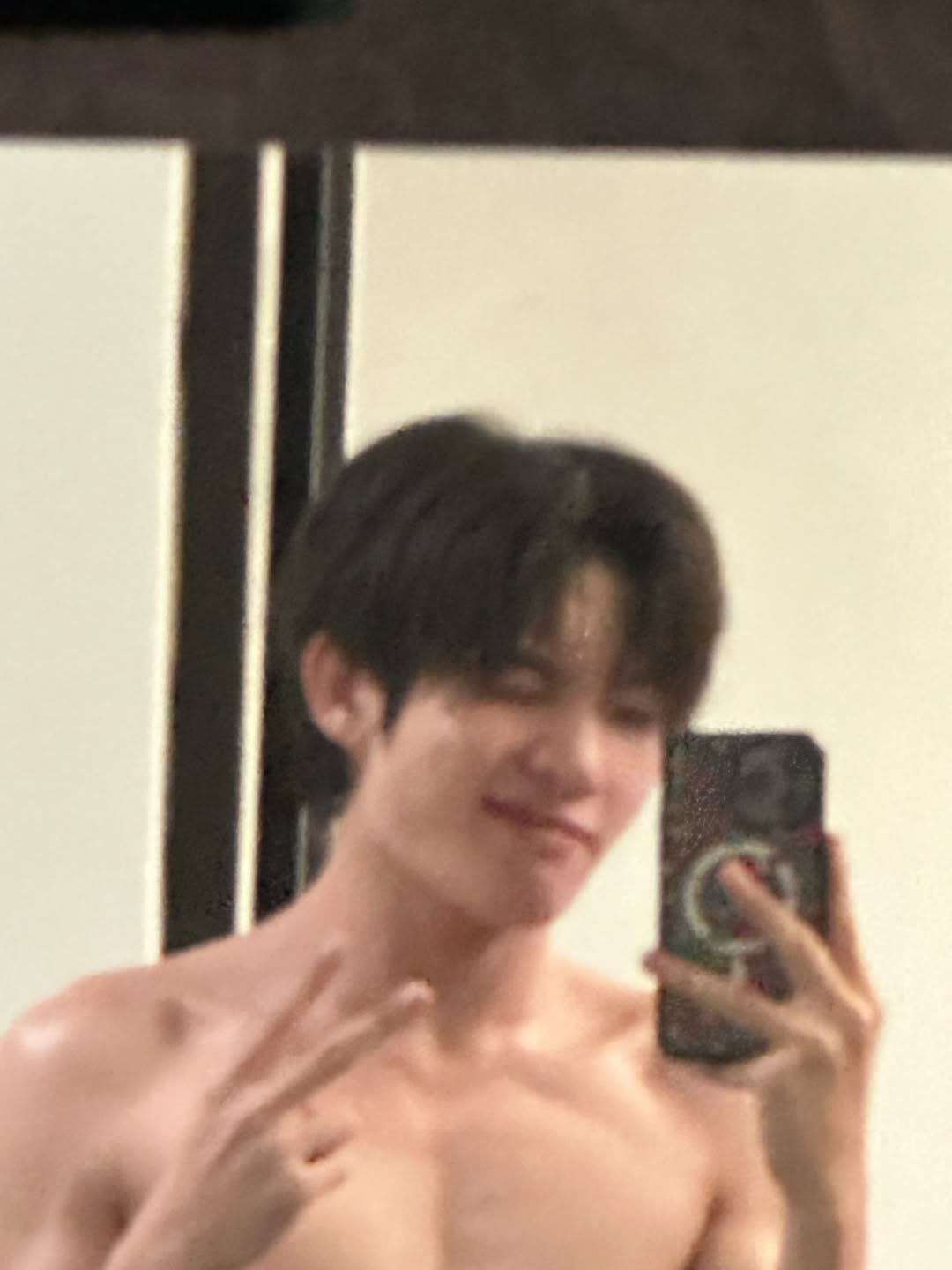มิน - ธนกฤต ยิ่งวัฒนกุล