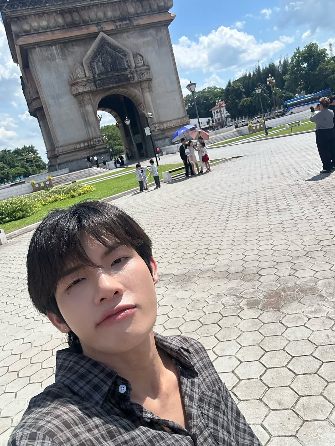 มิน - ธนกฤต ยิ่งวัฒนกุล