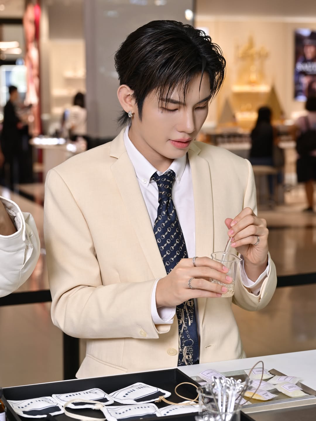 มิน - ธนกฤต ยิ่งวัฒนกุล