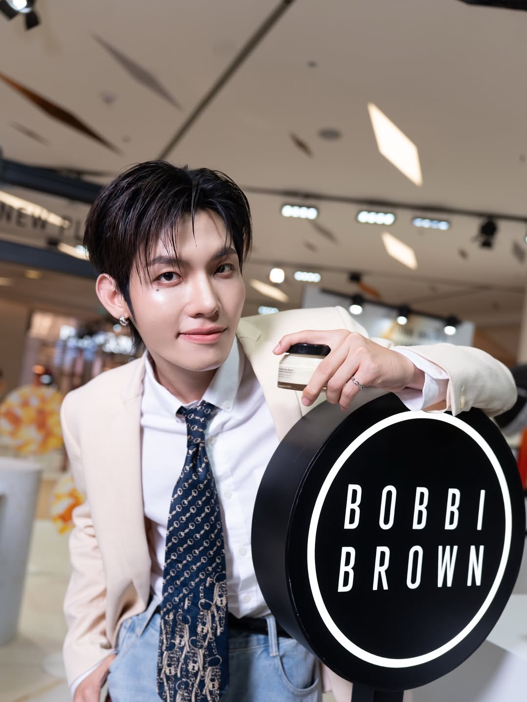 มิน - ธนกฤต ยิ่งวัฒนกุล