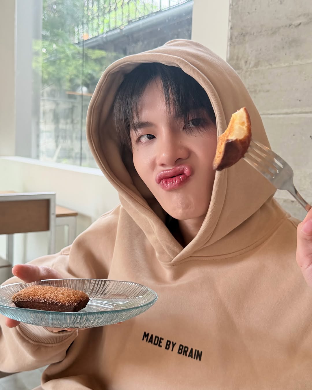 มิน - ธนกฤต ยิ่งวัฒนกุล