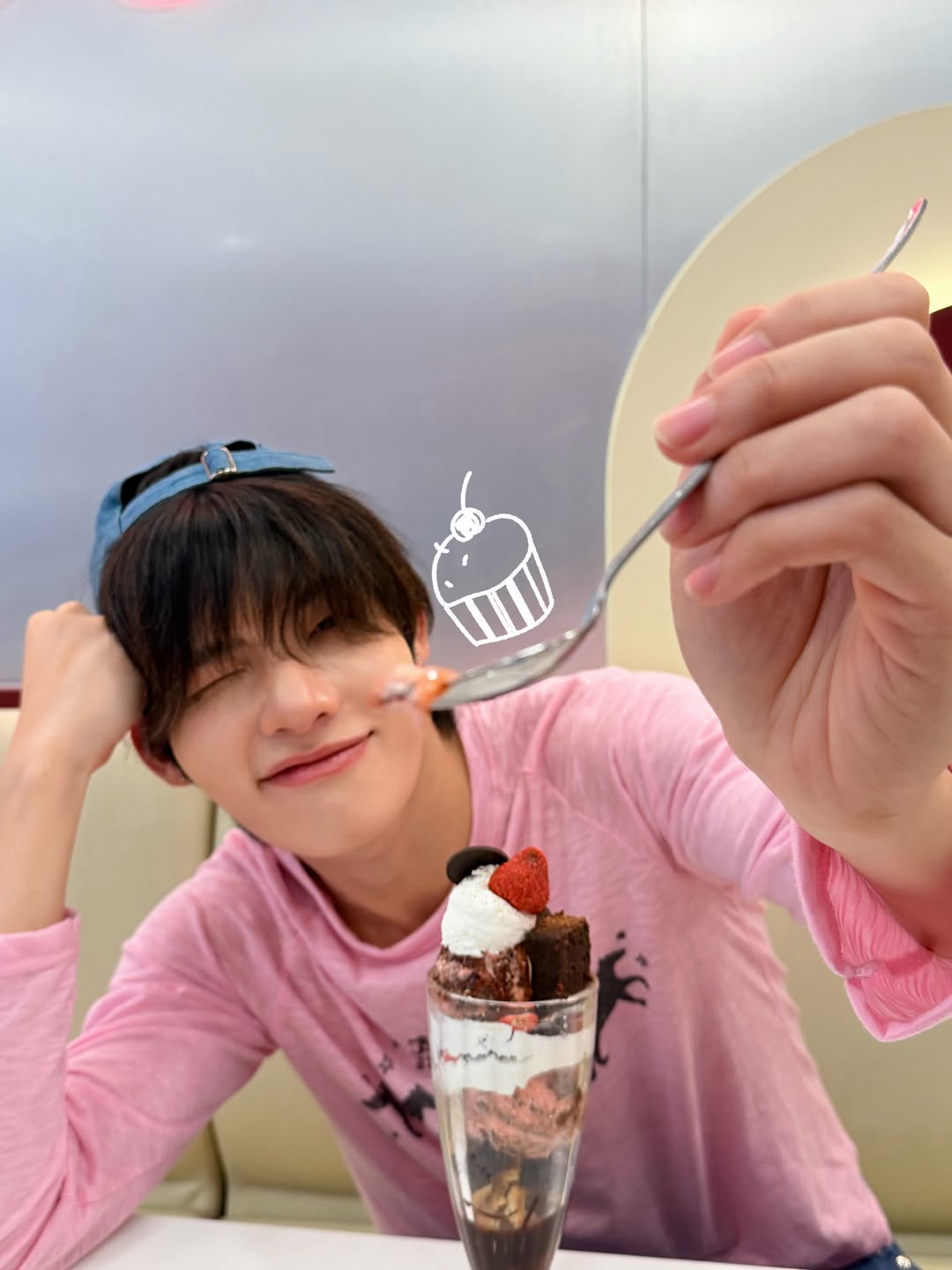 มิน - ธนกฤต ยิ่งวัฒนกุล