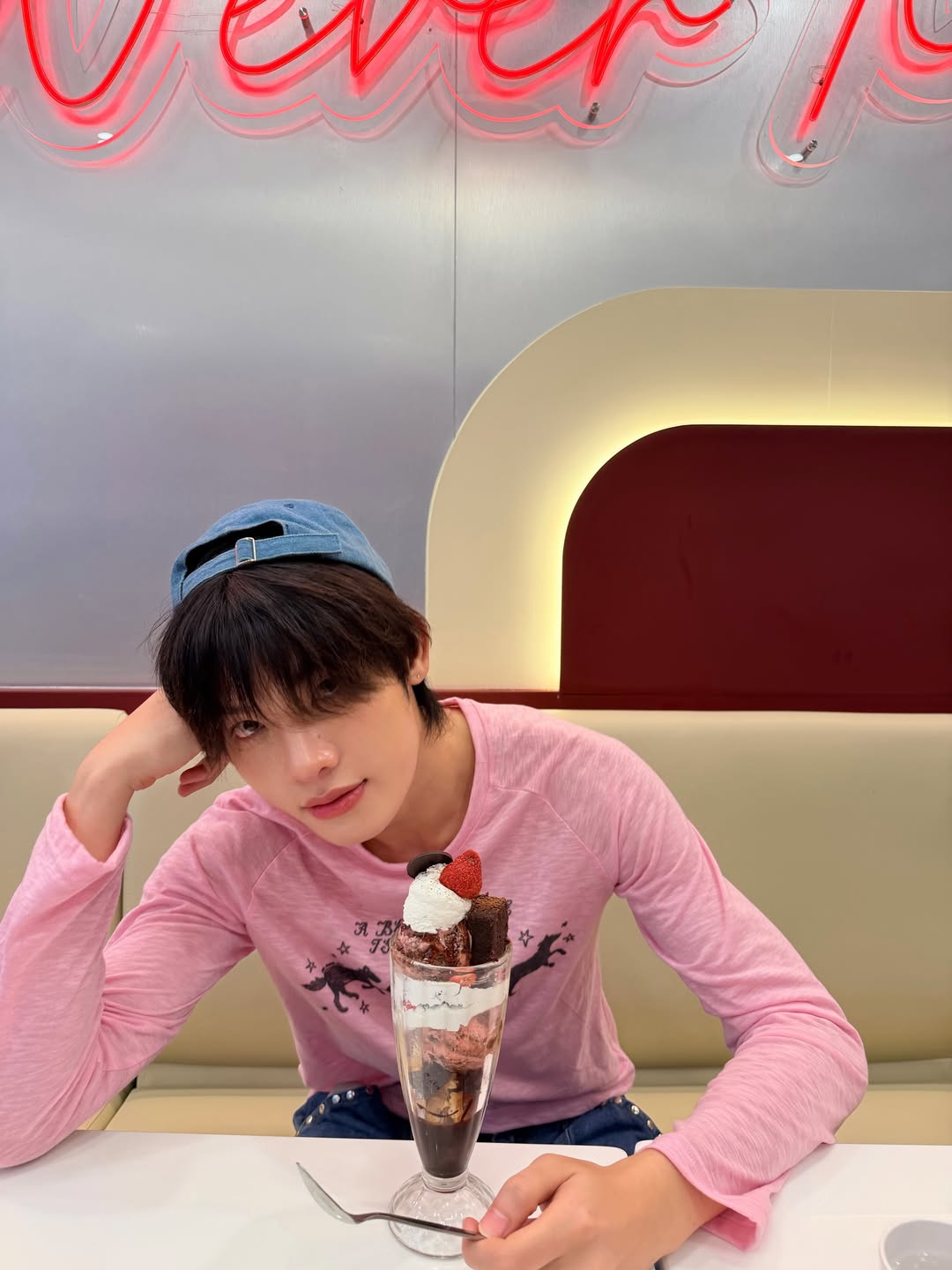 มิน - ธนกฤต ยิ่งวัฒนกุล
