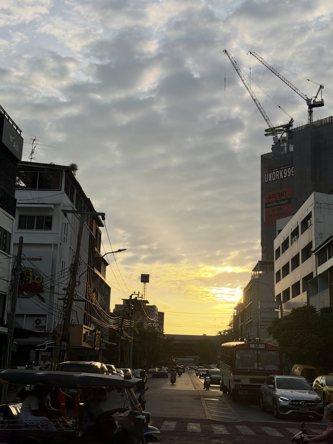 มิน - ธนกฤต ยิ่งวัฒนกุล
