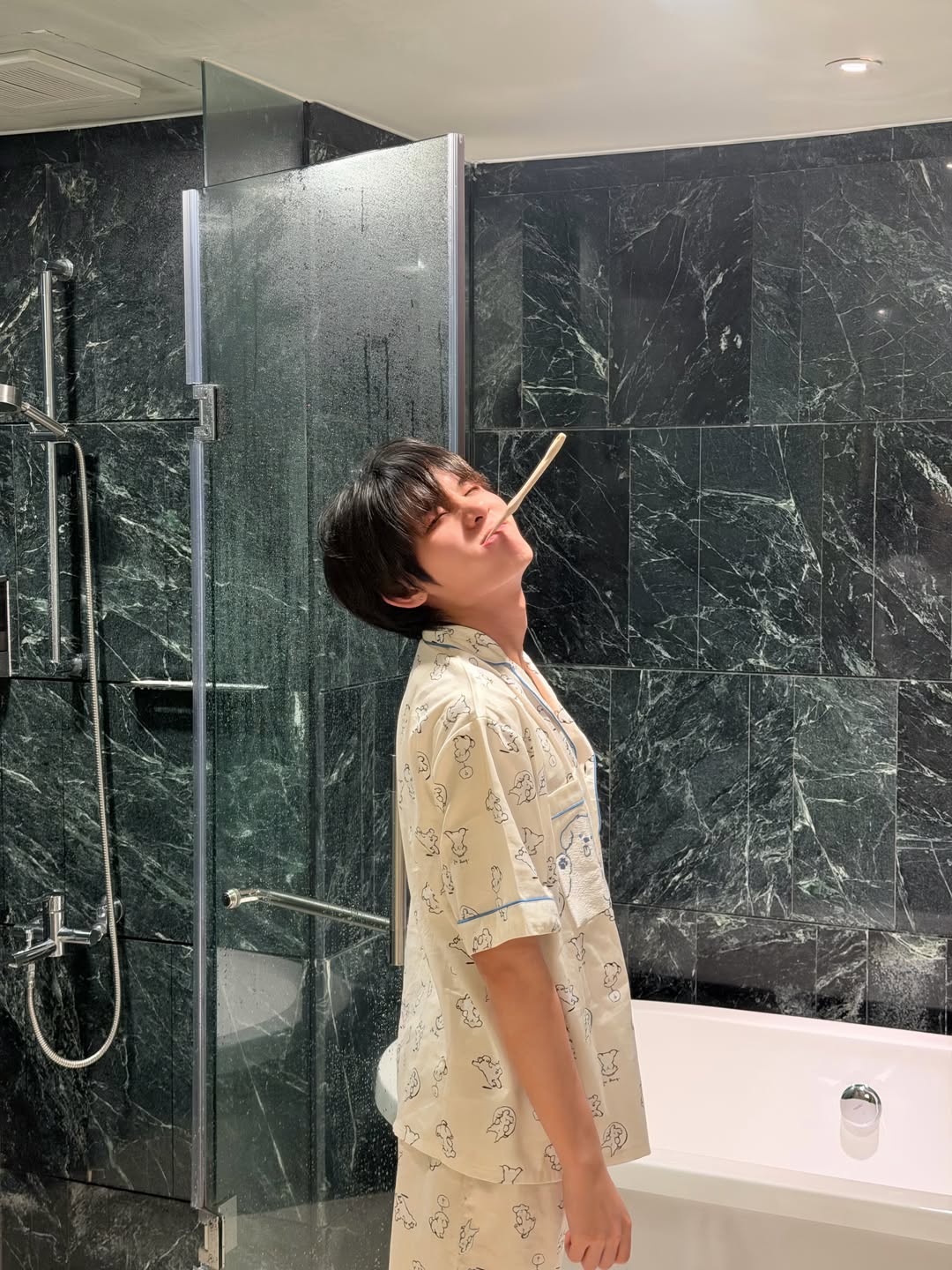 มิน - ธนกฤต ยิ่งวัฒนกุล