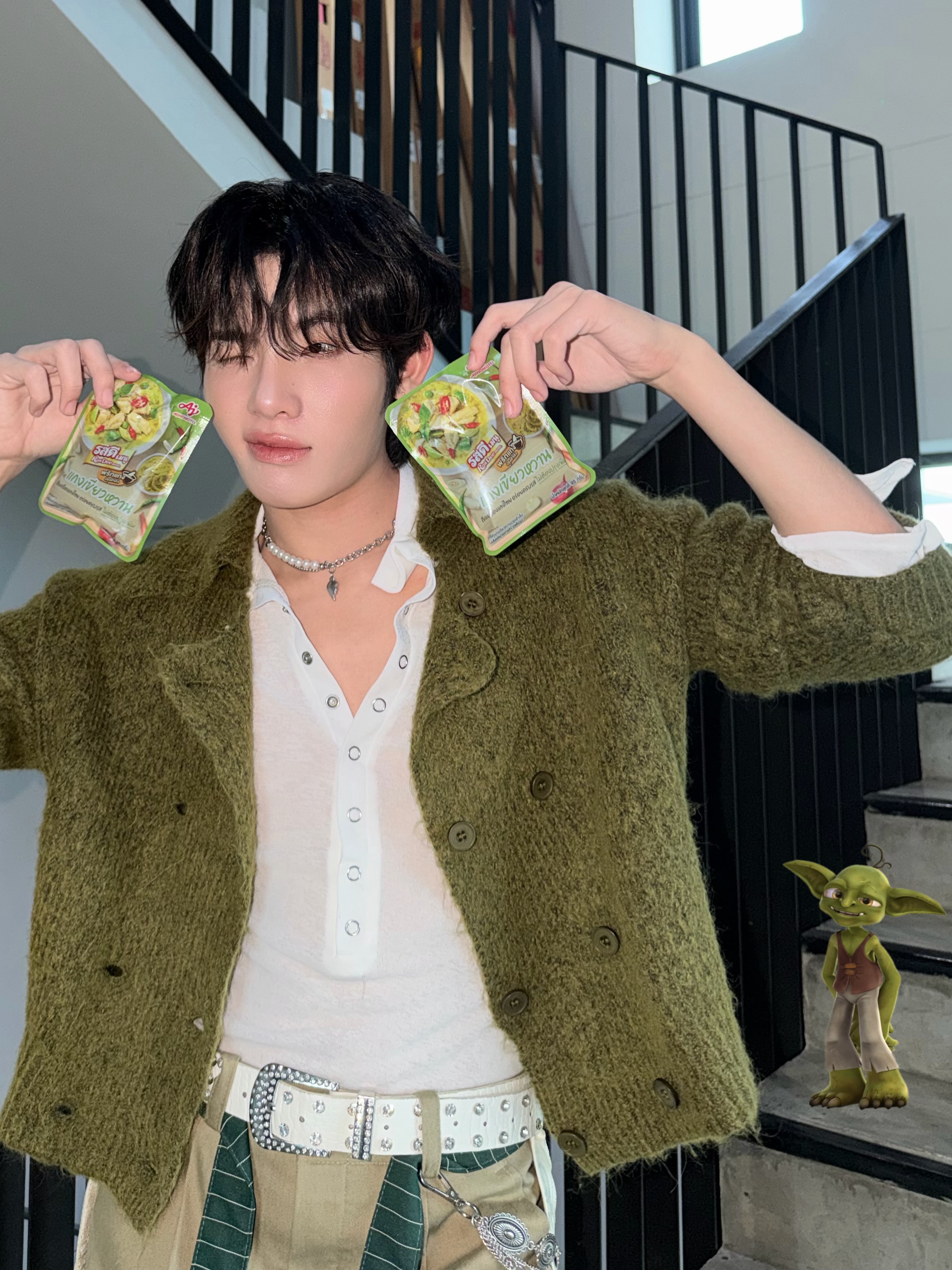 มิน - ธนกฤต ยิ่งวัฒนกุล