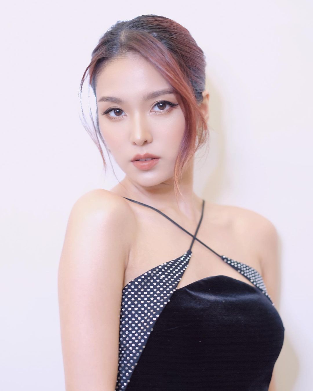เฟิร์น - นพจิรา ฤกษ์ขจรนามกุล