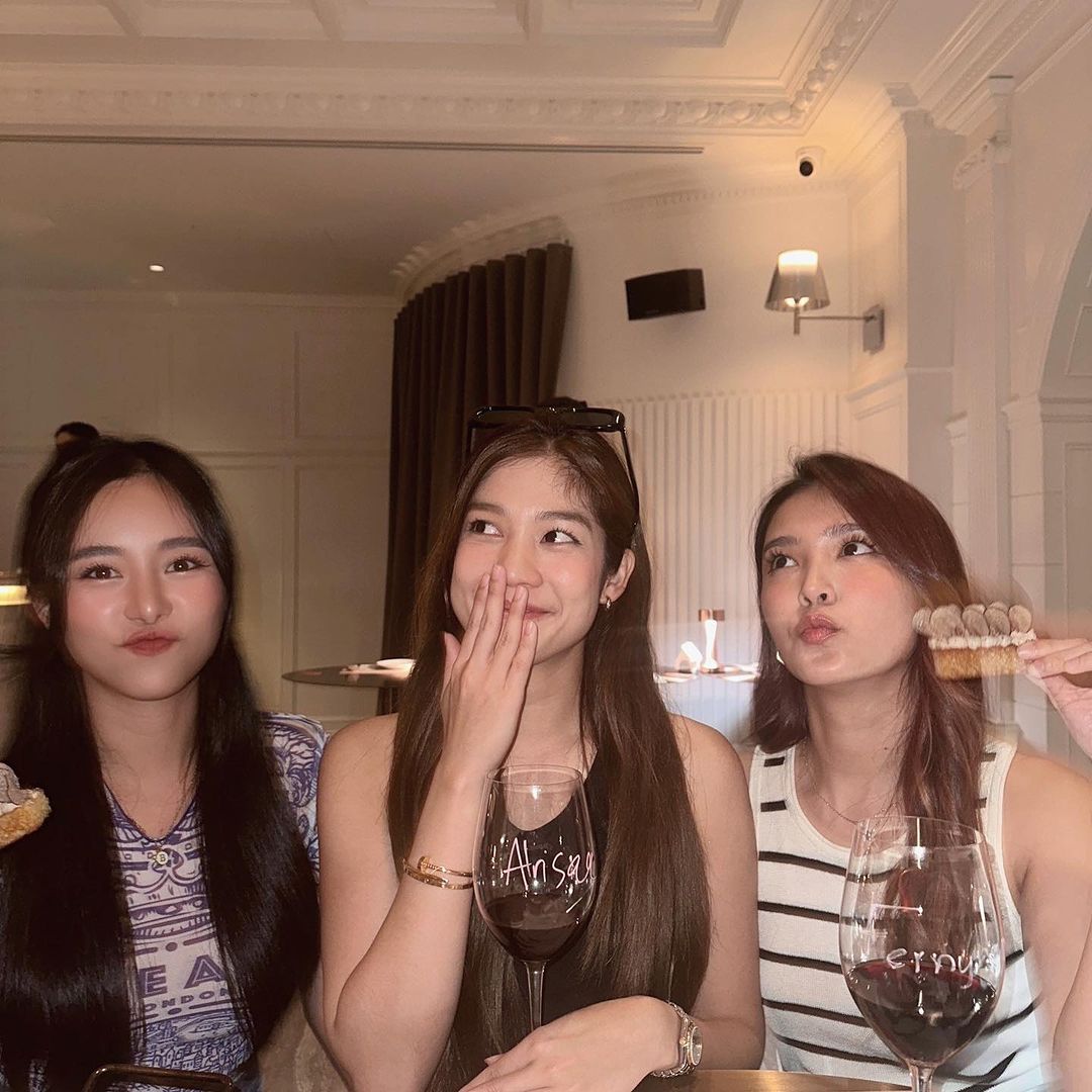 เฟิร์น - นพจิรา ฤกษ์ขจรนามกุล