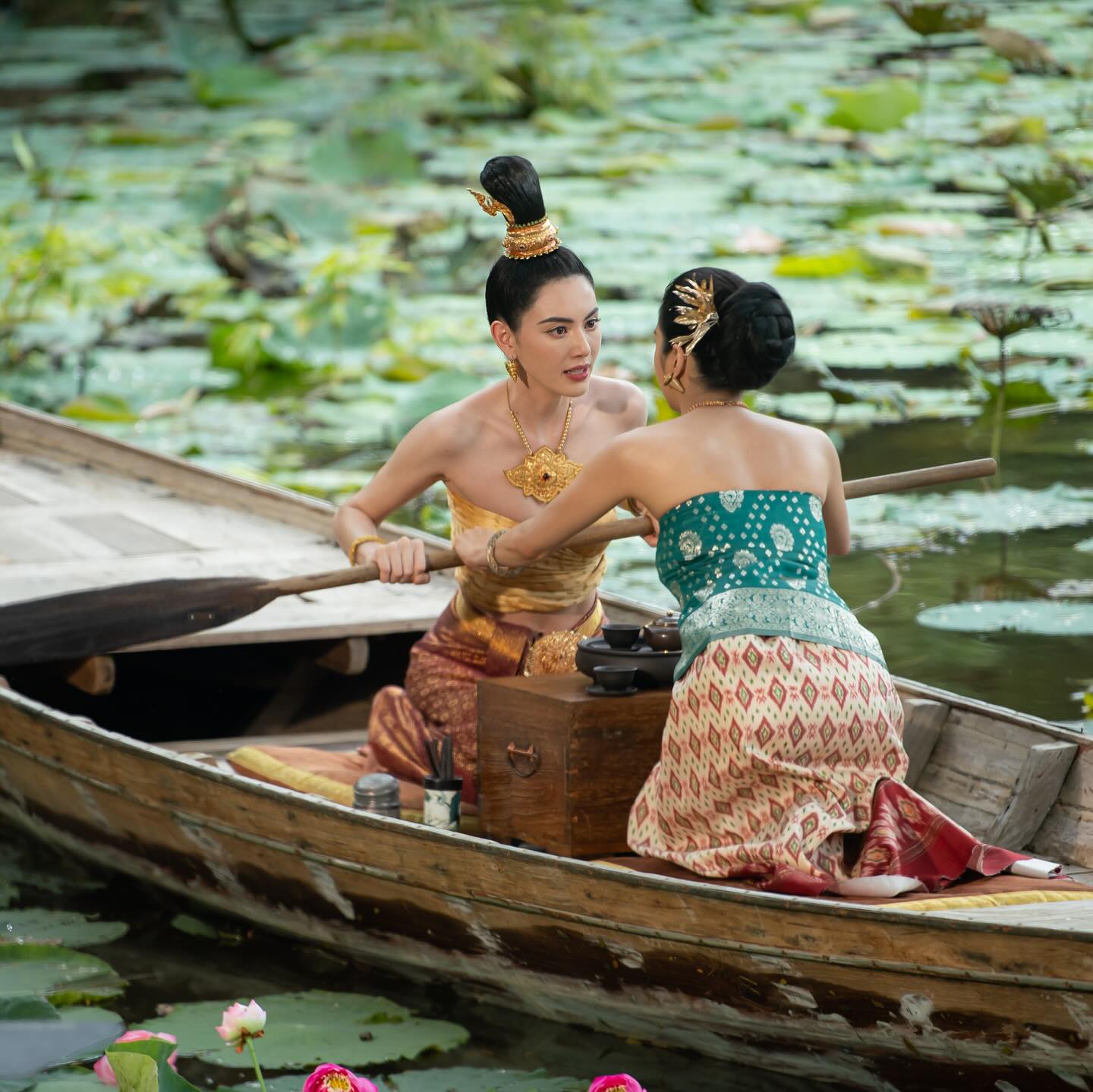 เฟิร์น - นพจิรา ฤกษ์ขจรนามกุล