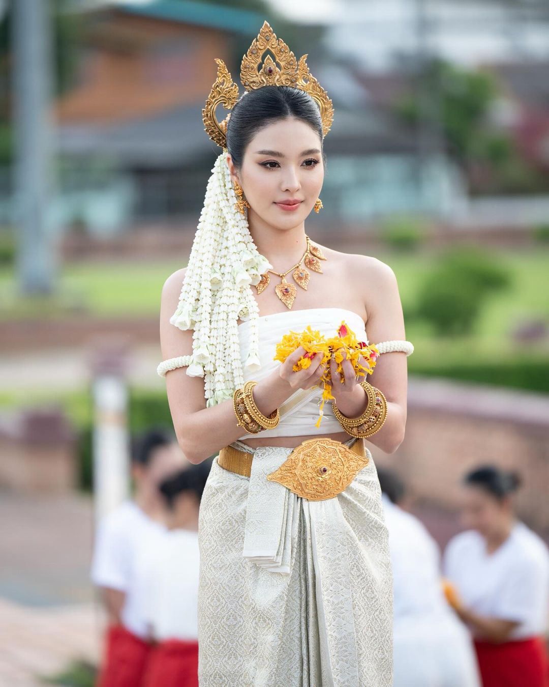 เฟิร์น - นพจิรา ฤกษ์ขจรนามกุล