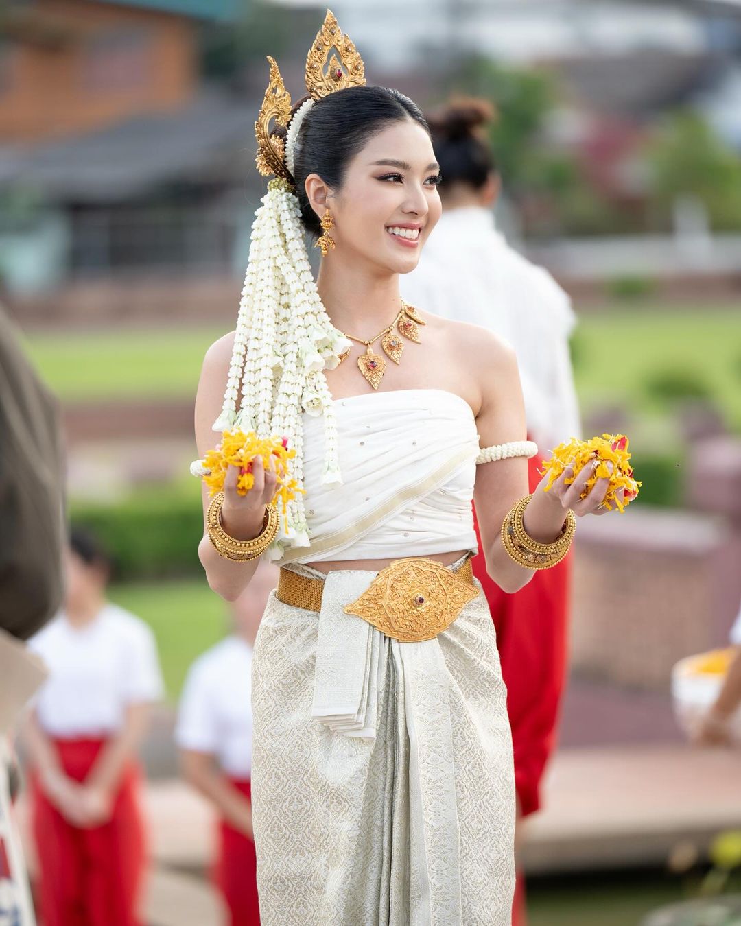 เฟิร์น - นพจิรา ฤกษ์ขจรนามกุล