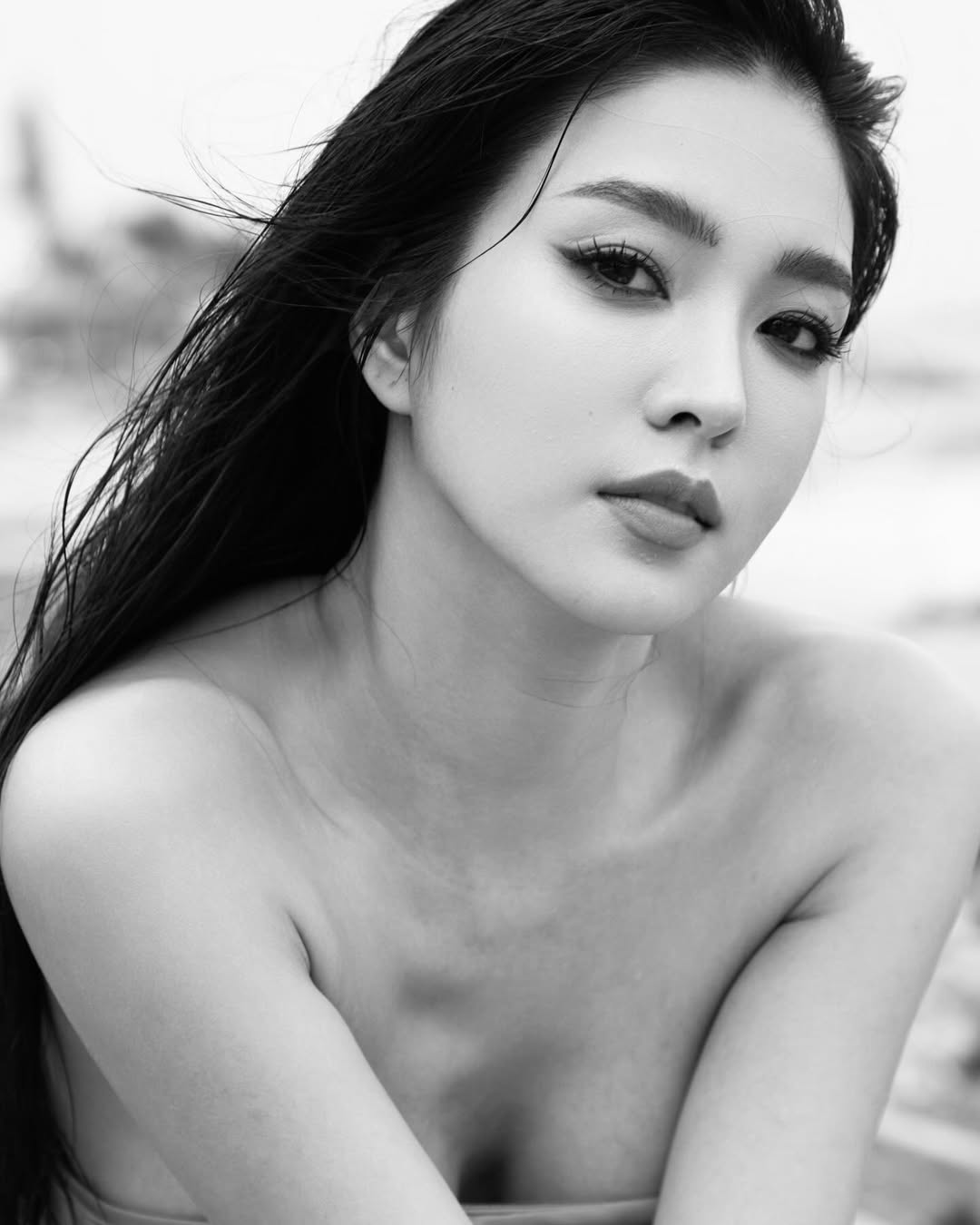เฟิร์น - นพจิรา ฤกษ์ขจรนามกุล