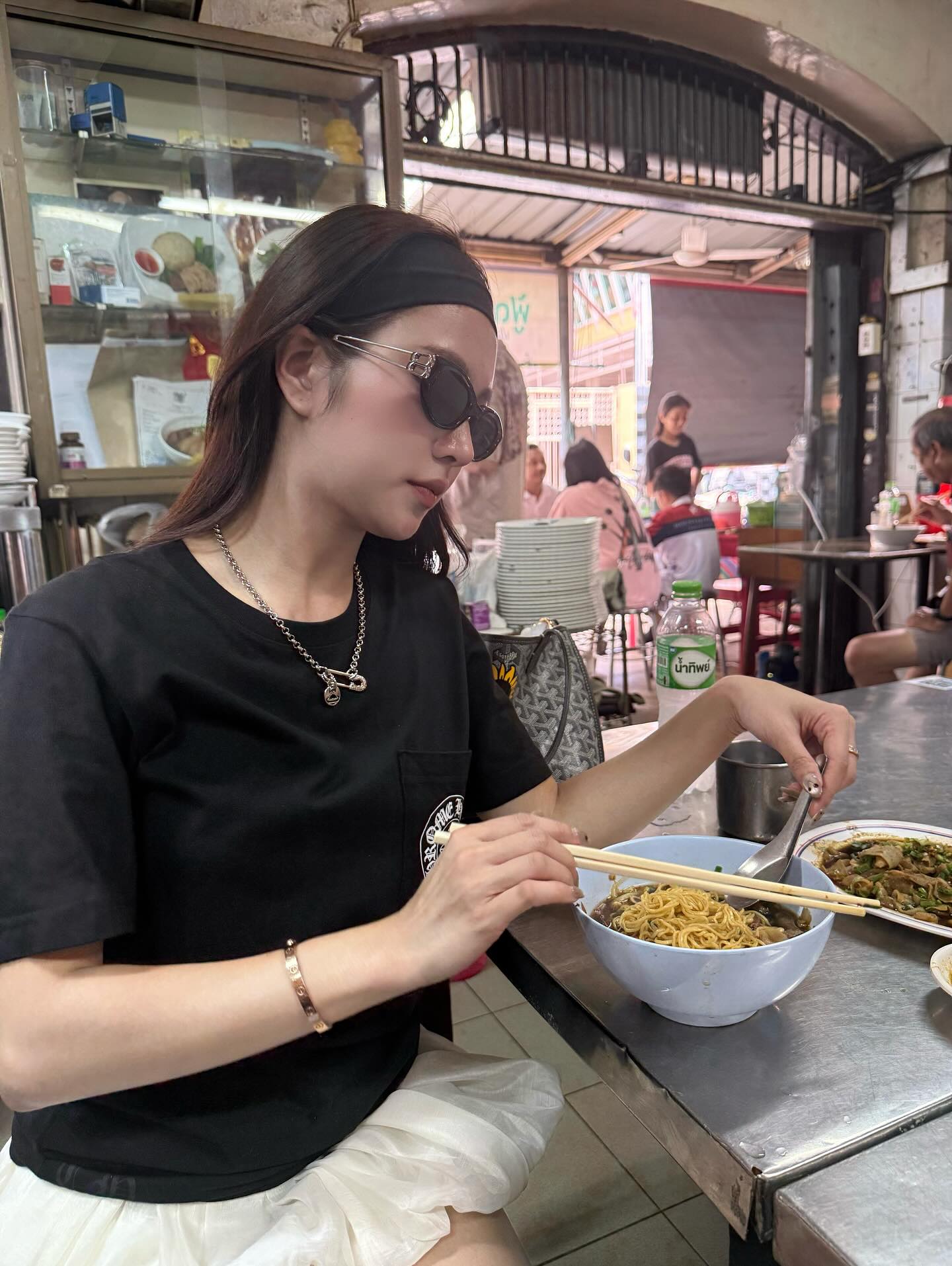 เฟิร์น - นพจิรา ฤกษ์ขจรนามกุล