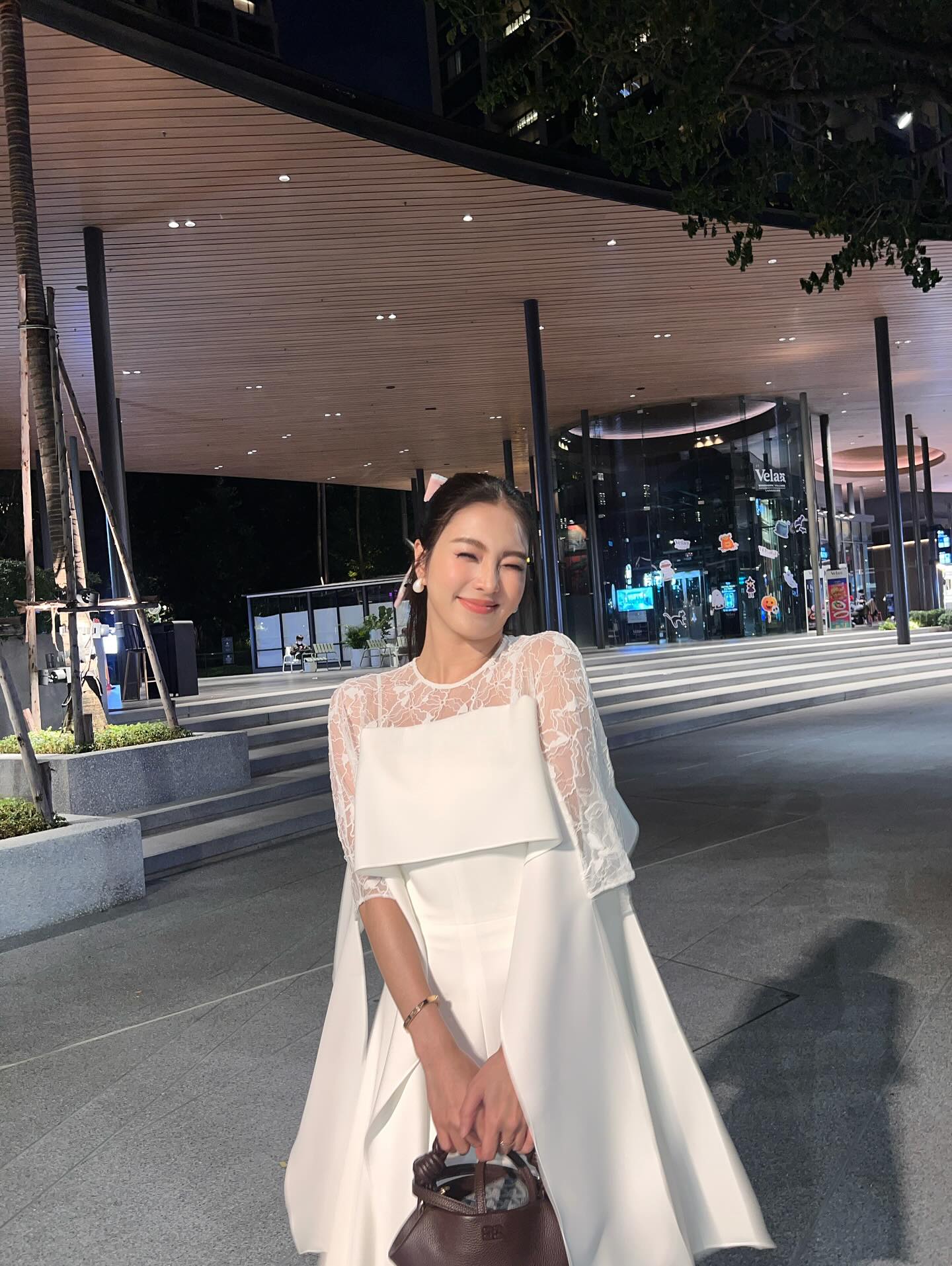 เฟิร์น - นพจิรา ฤกษ์ขจรนามกุล