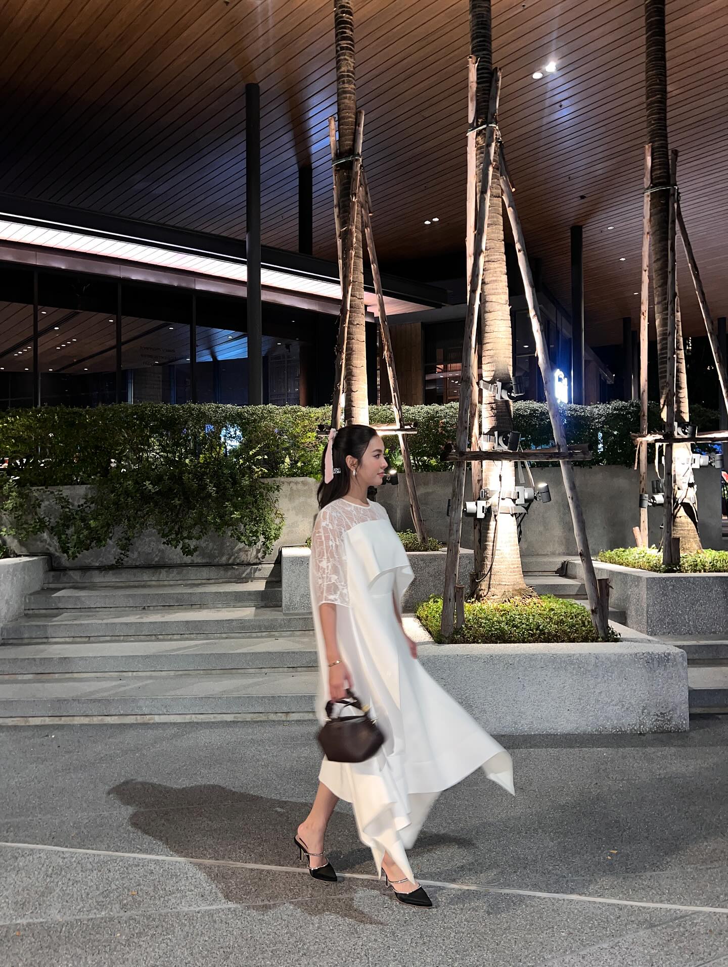 เฟิร์น - นพจิรา ฤกษ์ขจรนามกุล