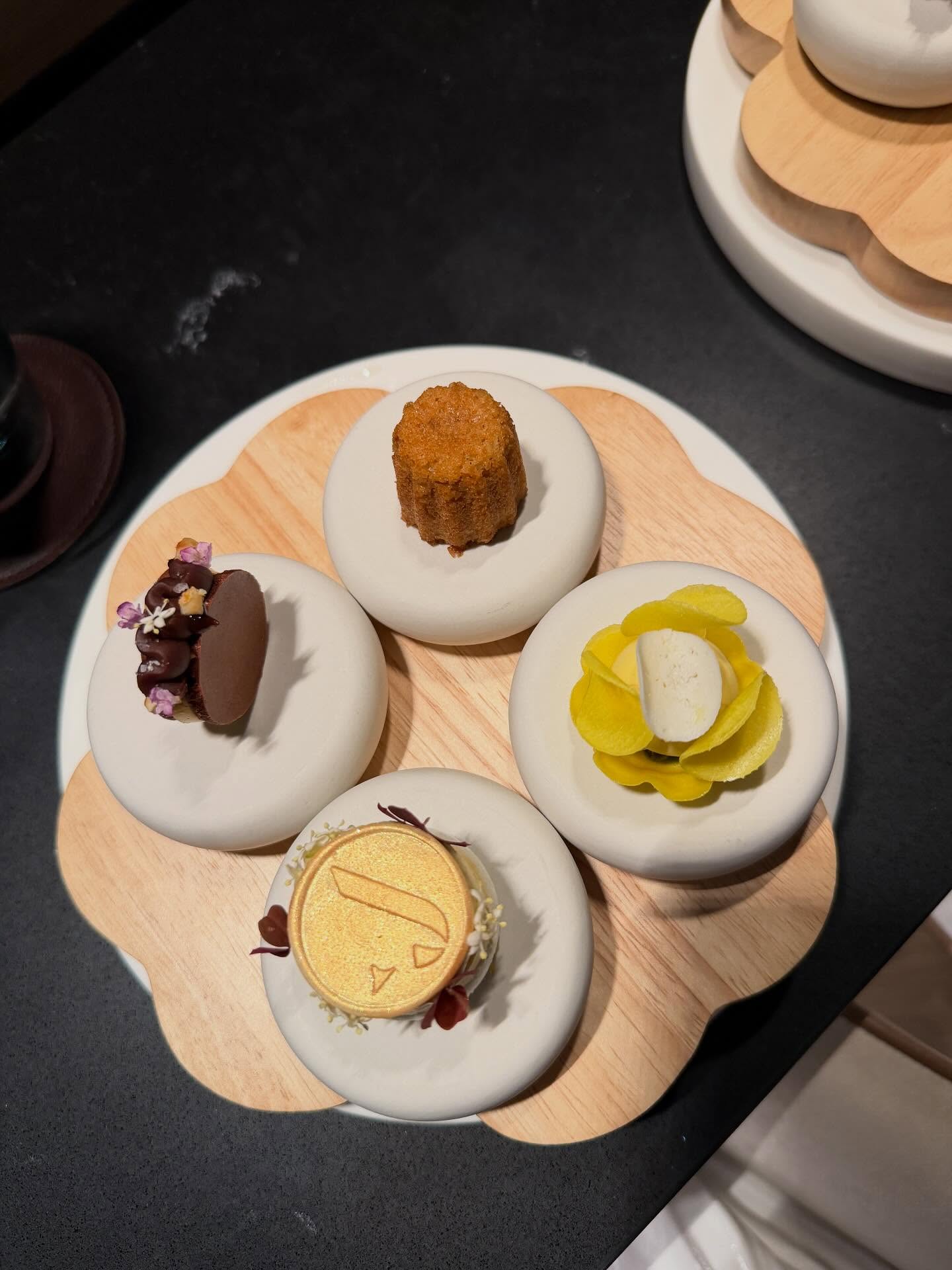 เฟิร์น - นพจิรา ฤกษ์ขจรนามกุล