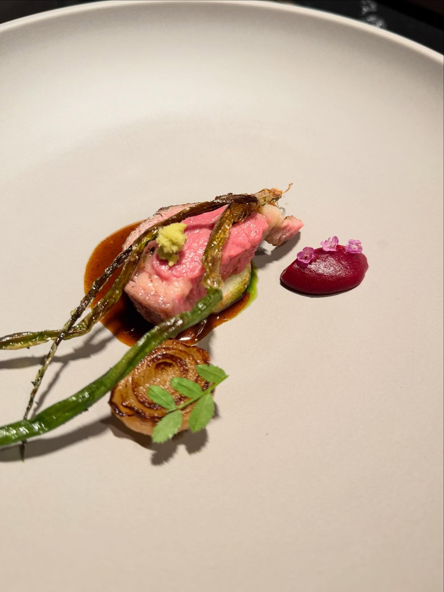 เฟิร์น - นพจิรา ฤกษ์ขจรนามกุล