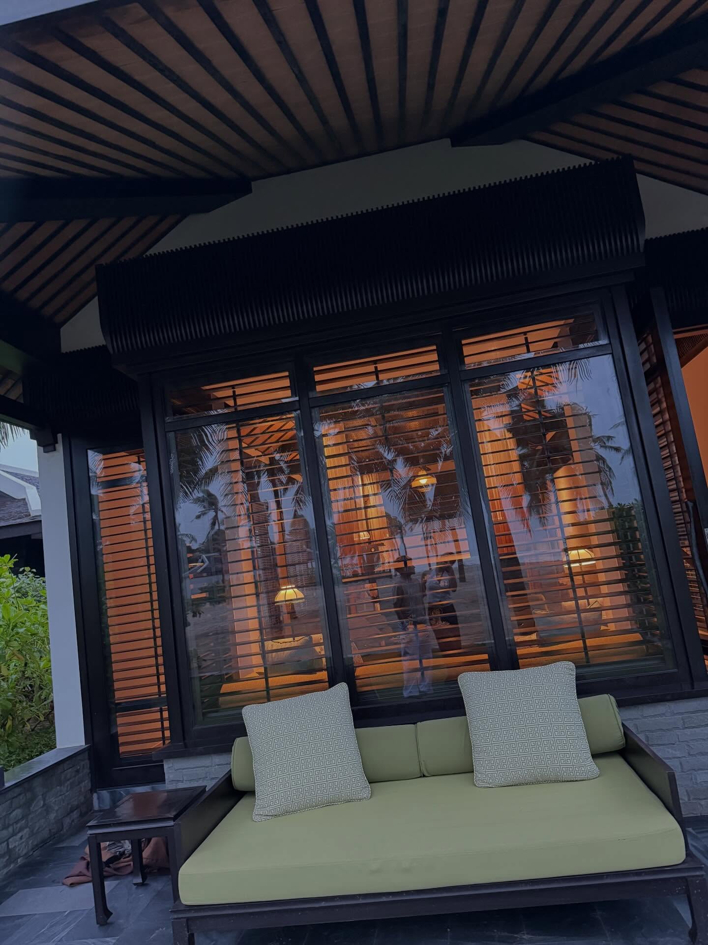 เฟิร์น - นพจิรา ฤกษ์ขจรนามกุล