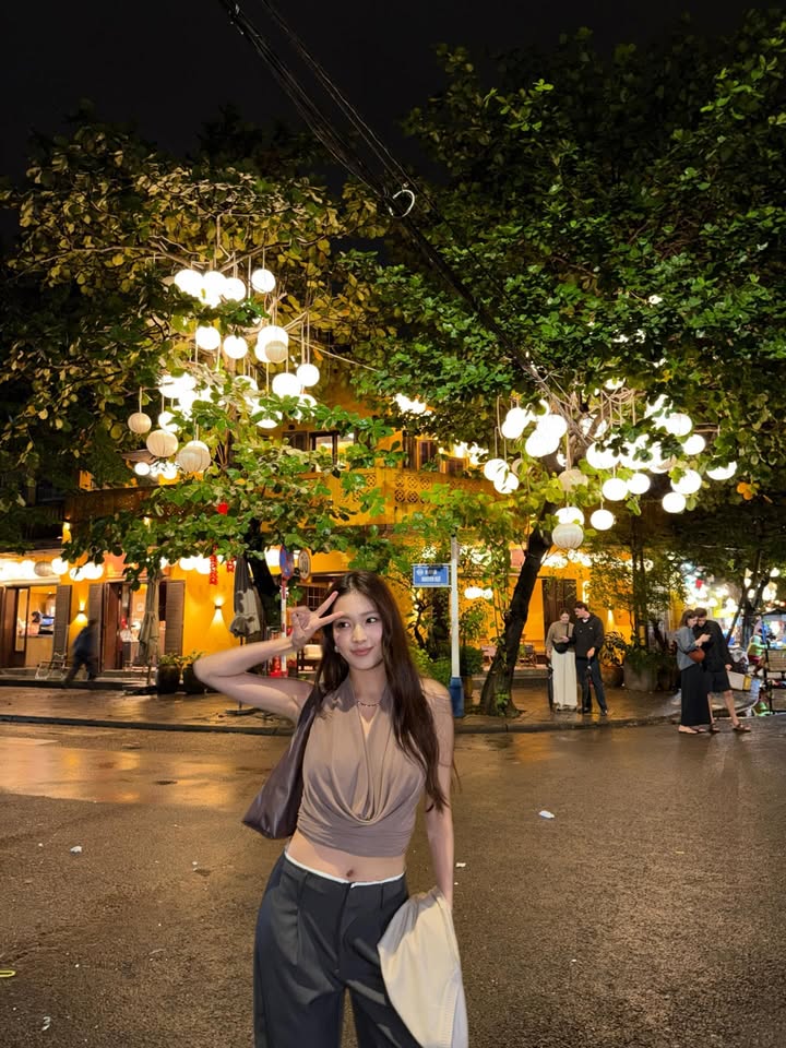 เฟิร์น - นพจิรา ฤกษ์ขจรนามกุล