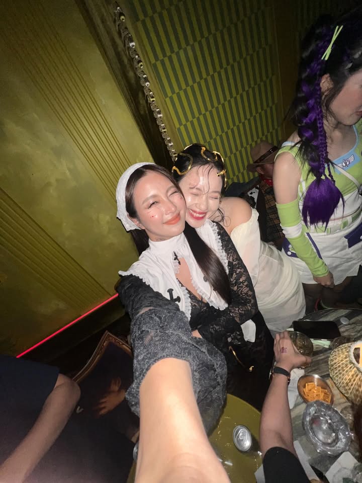 เฟิร์น - นพจิรา ฤกษ์ขจรนามกุล