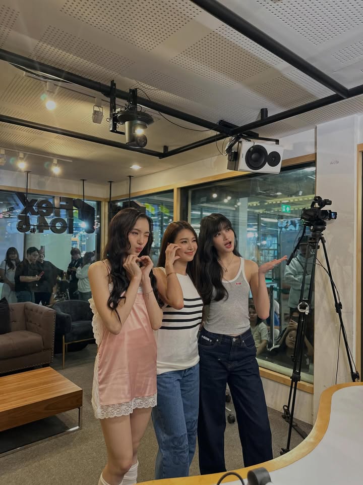 เฟิร์น - นพจิรา ฤกษ์ขจรนามกุล