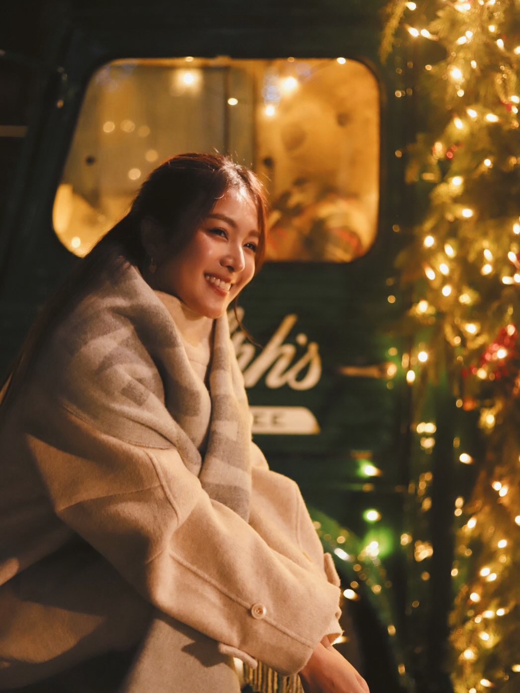 เฟิร์น - นพจิรา ฤกษ์ขจรนามกุล