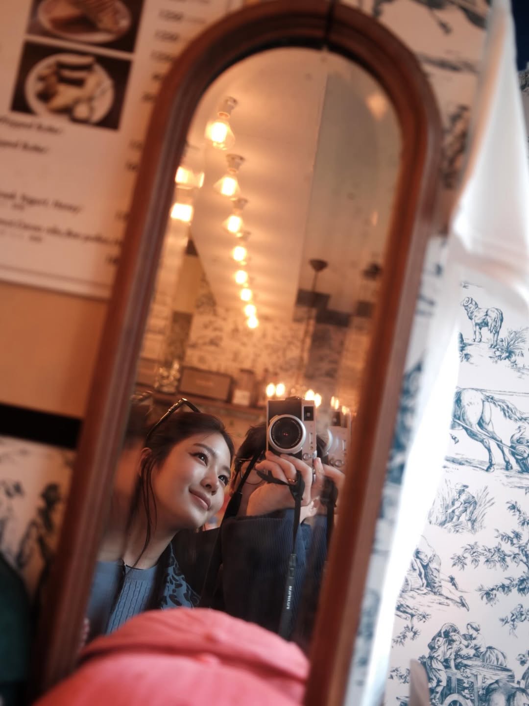 เฟิร์น - นพจิรา ฤกษ์ขจรนามกุล