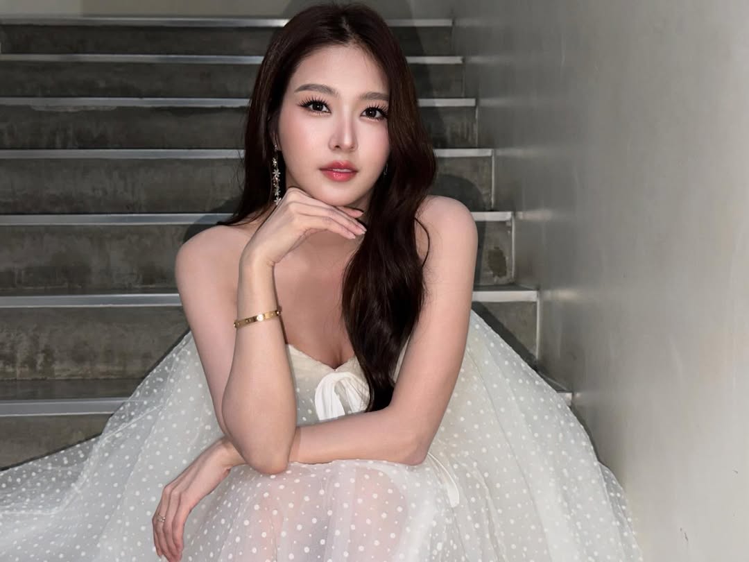 เฟิร์น - นพจิรา ฤกษ์ขจรนามกุล