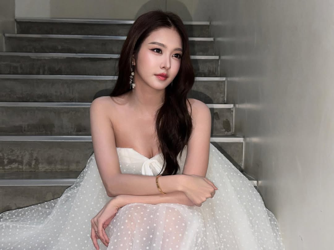 เฟิร์น - นพจิรา ฤกษ์ขจรนามกุล