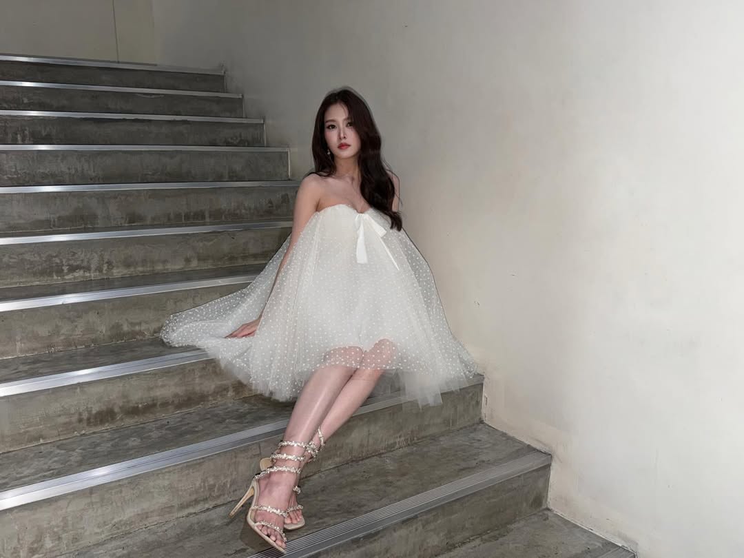 เฟิร์น - นพจิรา ฤกษ์ขจรนามกุล