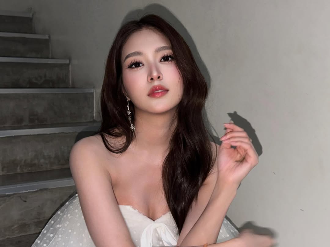 เฟิร์น - นพจิรา ฤกษ์ขจรนามกุล