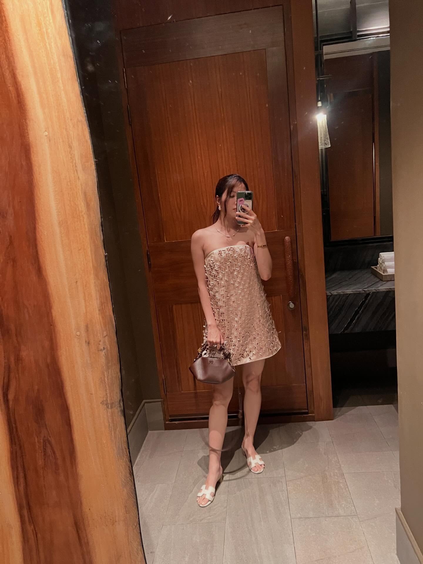 เฟิร์น - นพจิรา ฤกษ์ขจรนามกุล