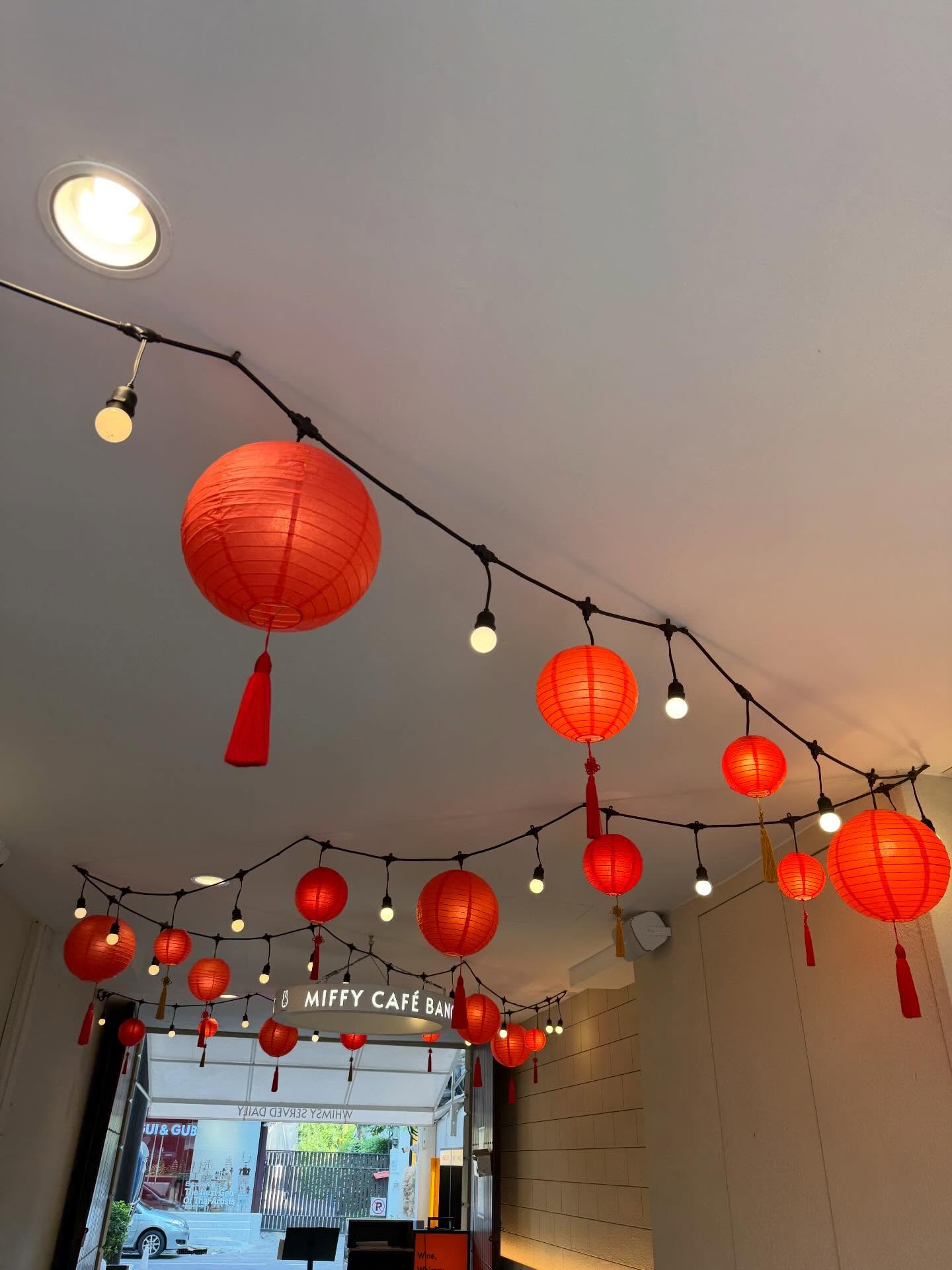 เฟิร์น - นพจิรา ฤกษ์ขจรนามกุล