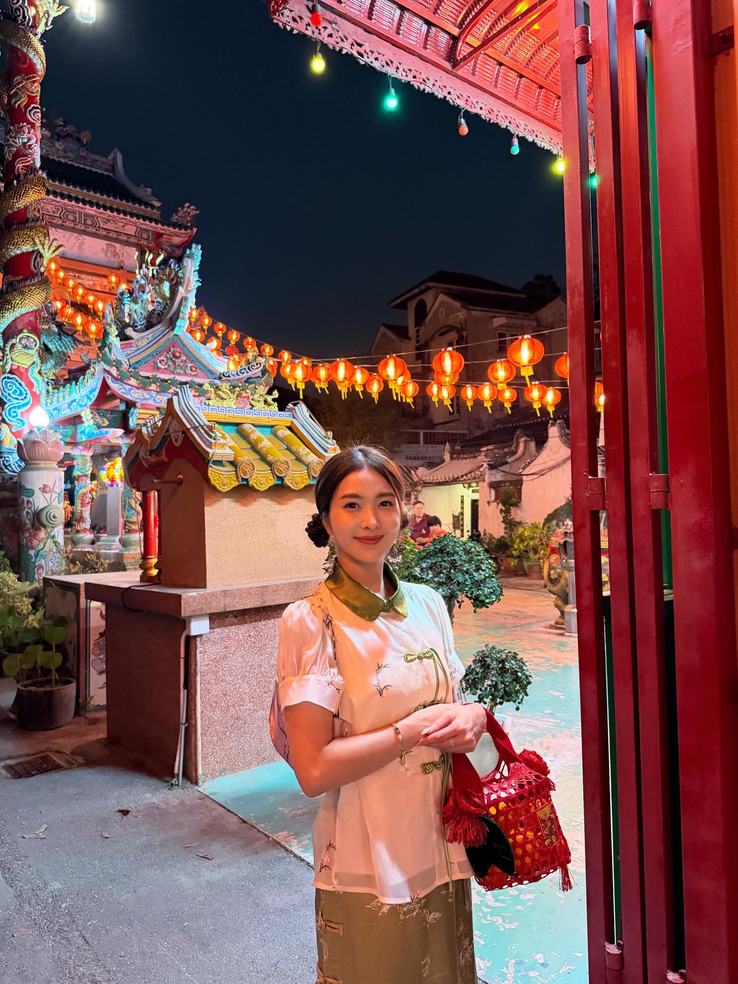 เฟิร์น - นพจิรา ฤกษ์ขจรนามกุล