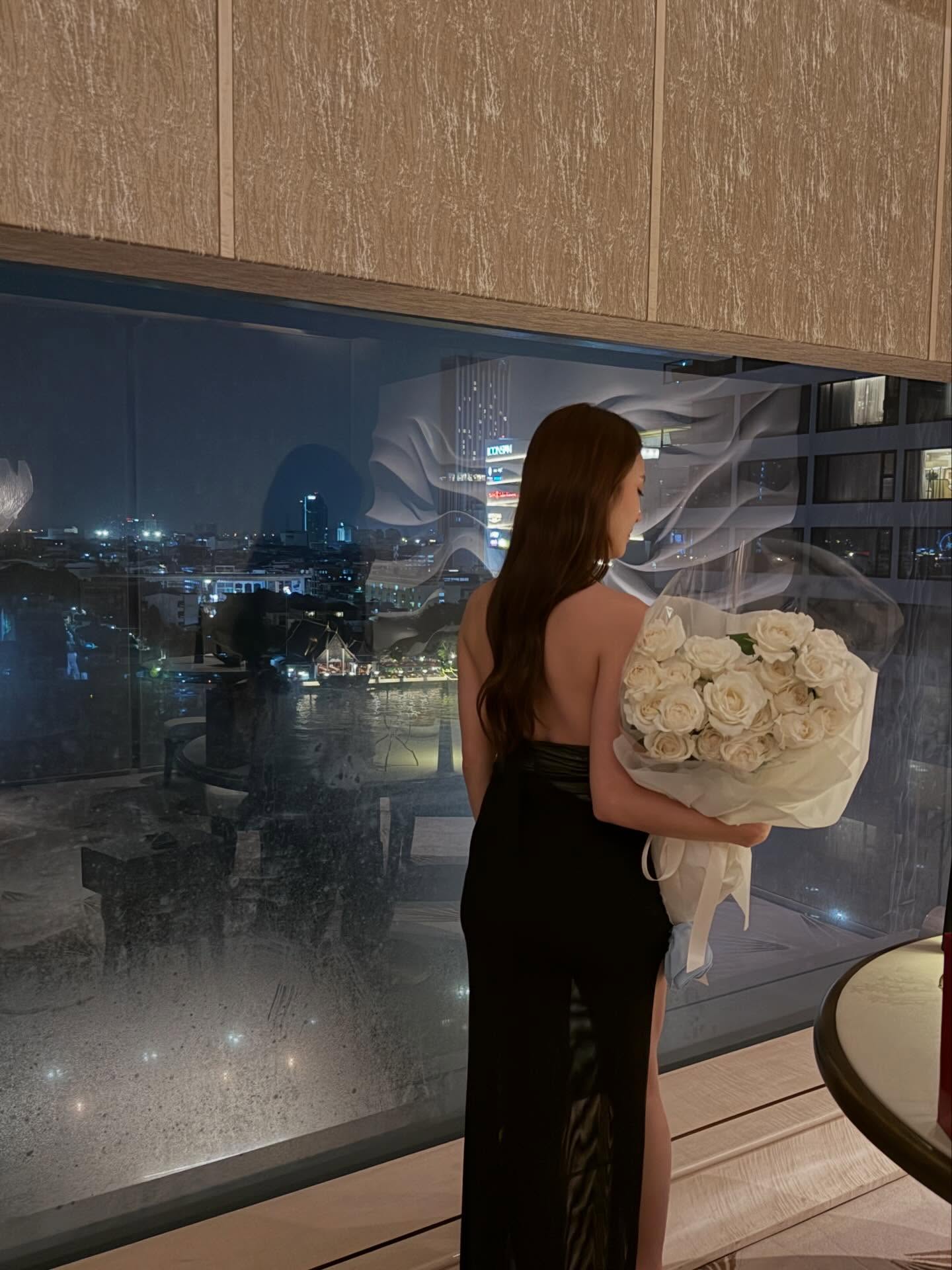 เฟิร์น - นพจิรา ฤกษ์ขจรนามกุล