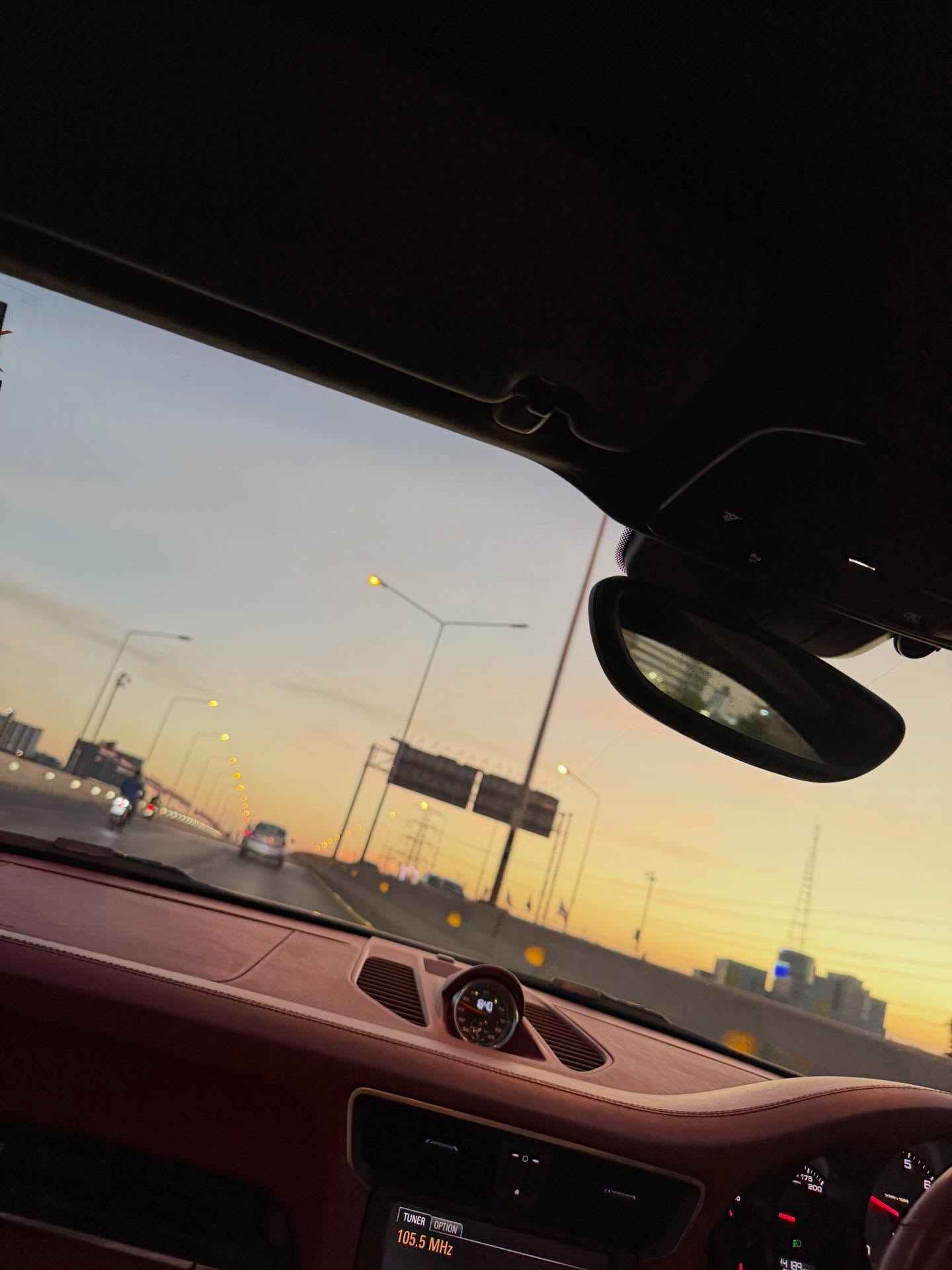 เฟิร์น - นพจิรา ฤกษ์ขจรนามกุล