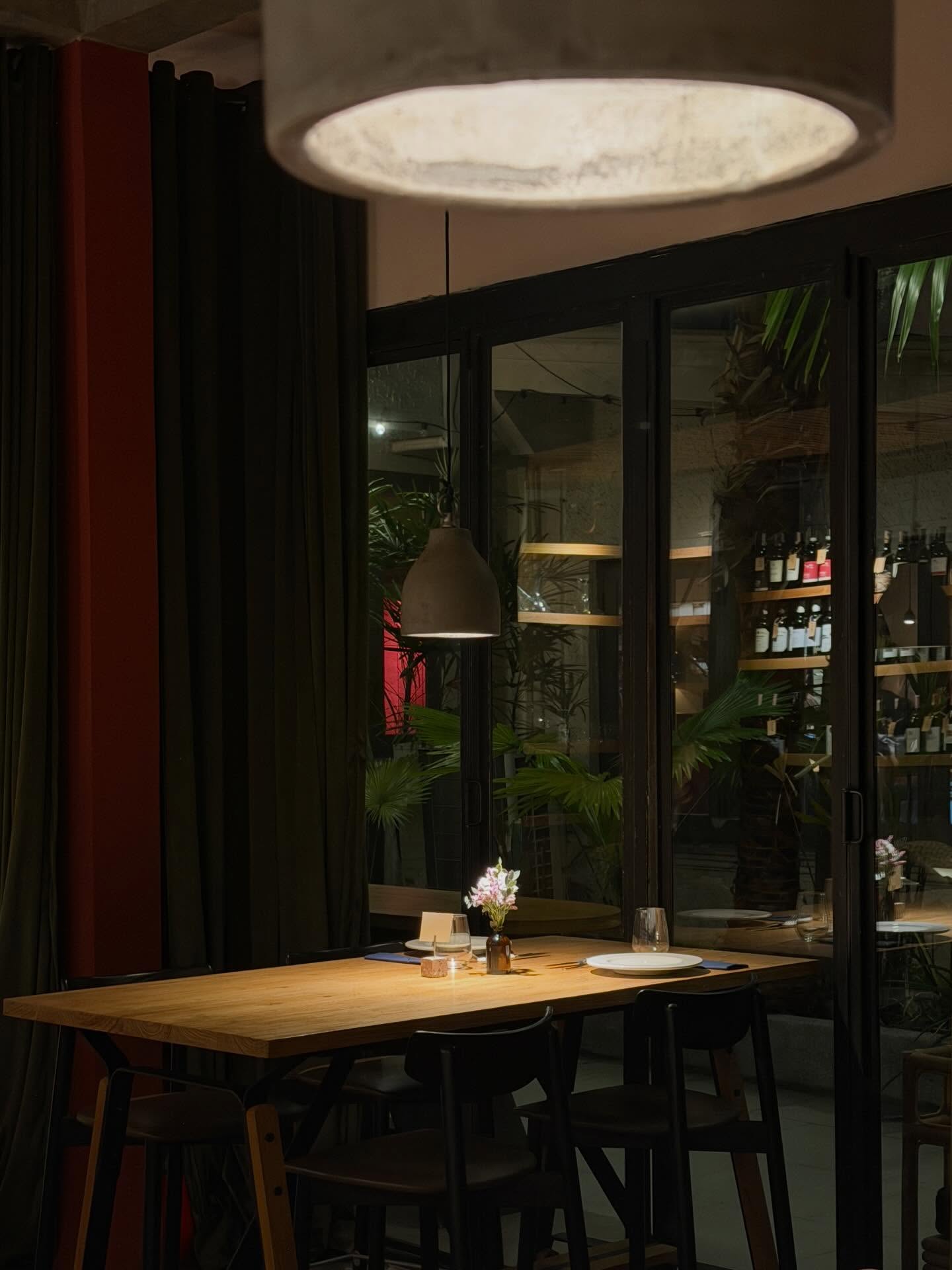 เฟิร์น - นพจิรา ฤกษ์ขจรนามกุล