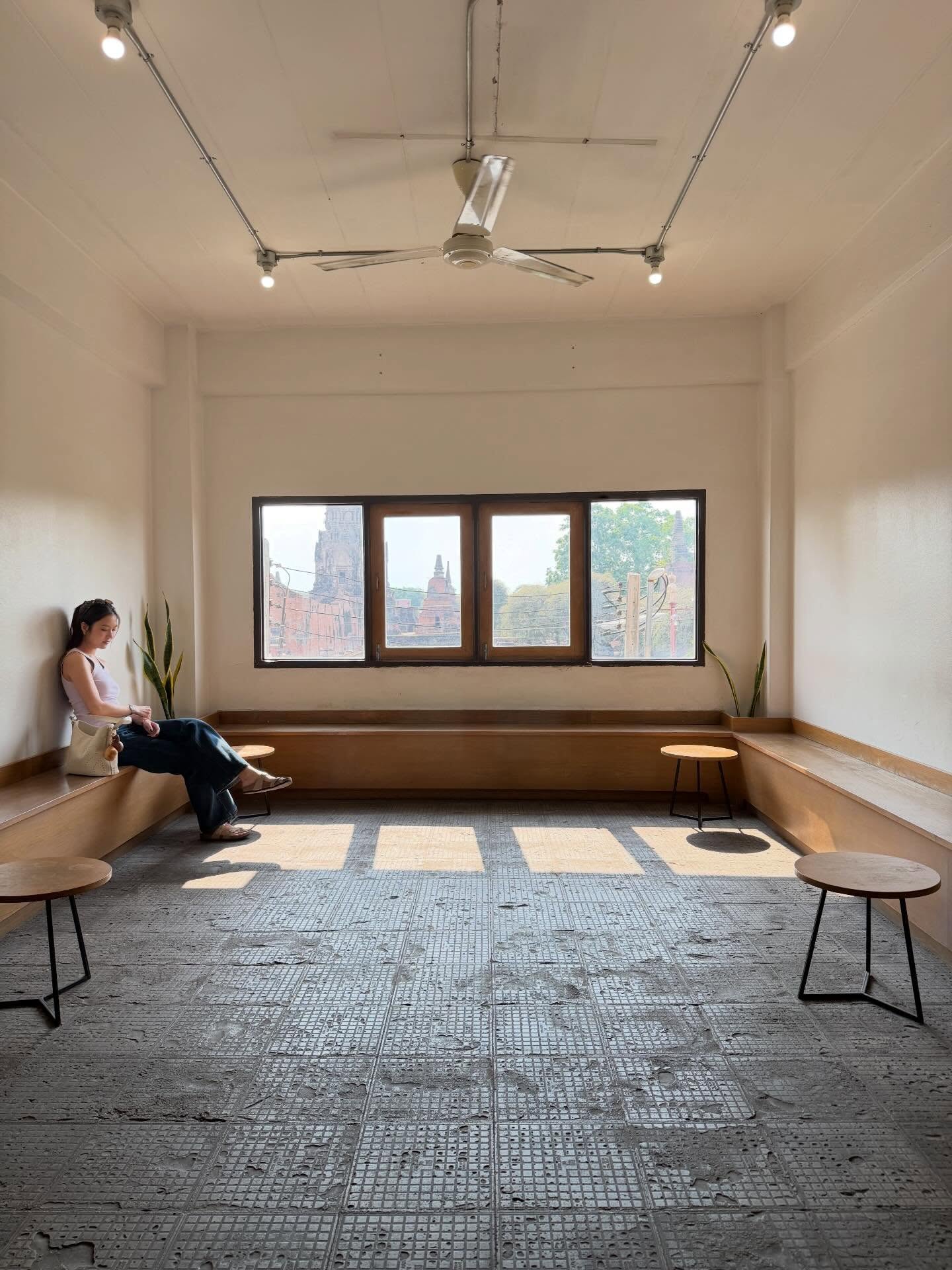 เฟิร์น - นพจิรา ฤกษ์ขจรนามกุล