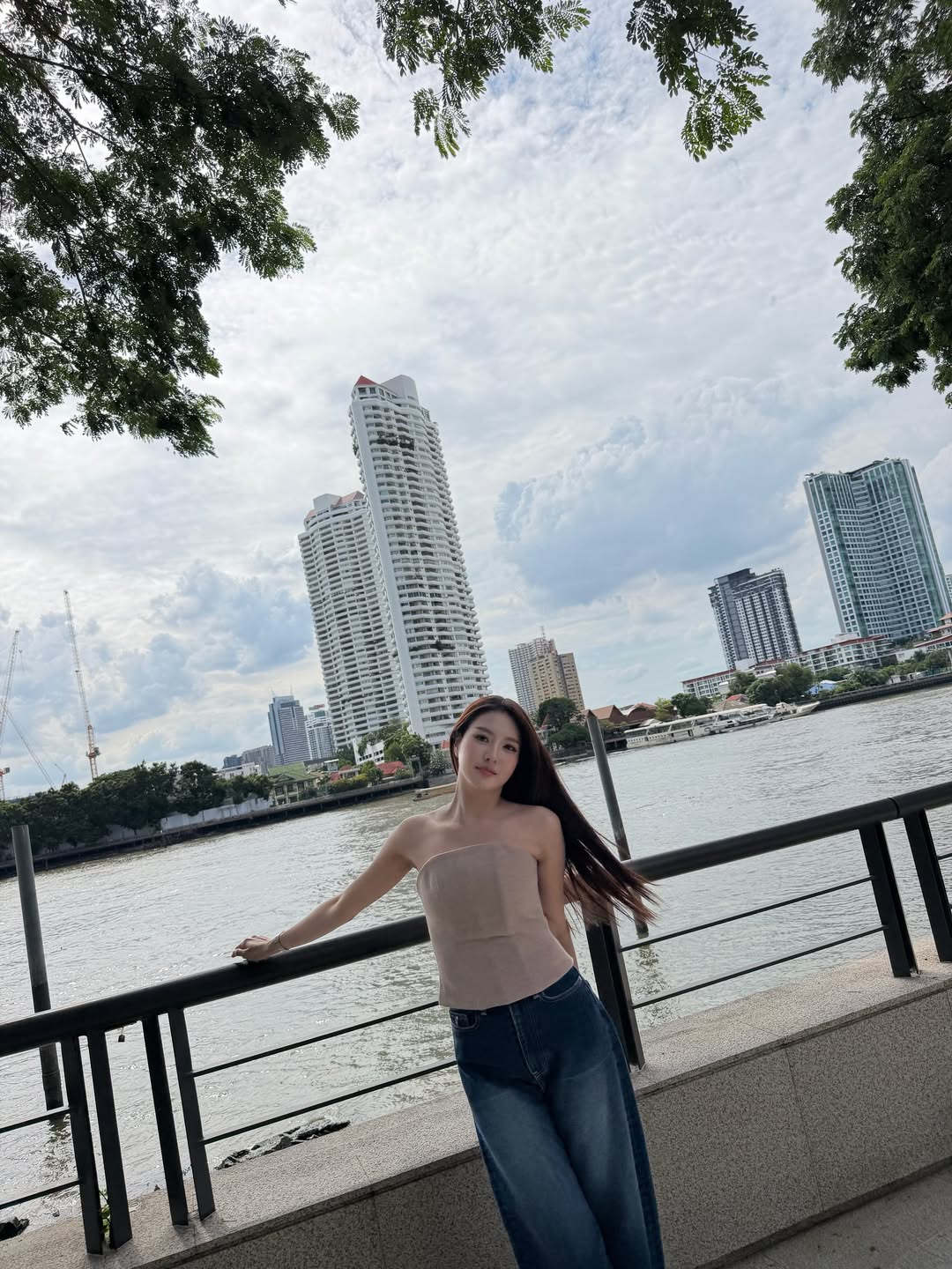 เฟิร์น - นพจิรา ฤกษ์ขจรนามกุล