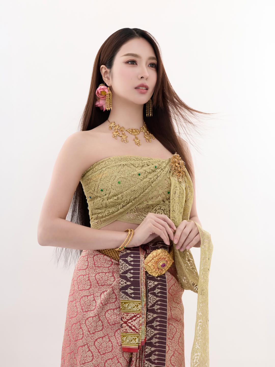 เฟิร์น - นพจิรา ฤกษ์ขจรนามกุล