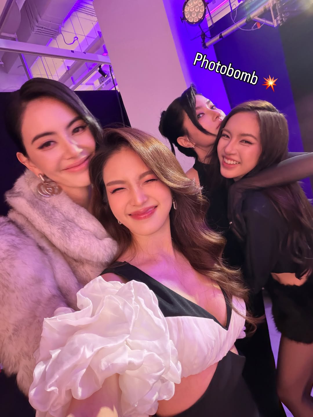 เฟิร์น - นพจิรา ฤกษ์ขจรนามกุล
