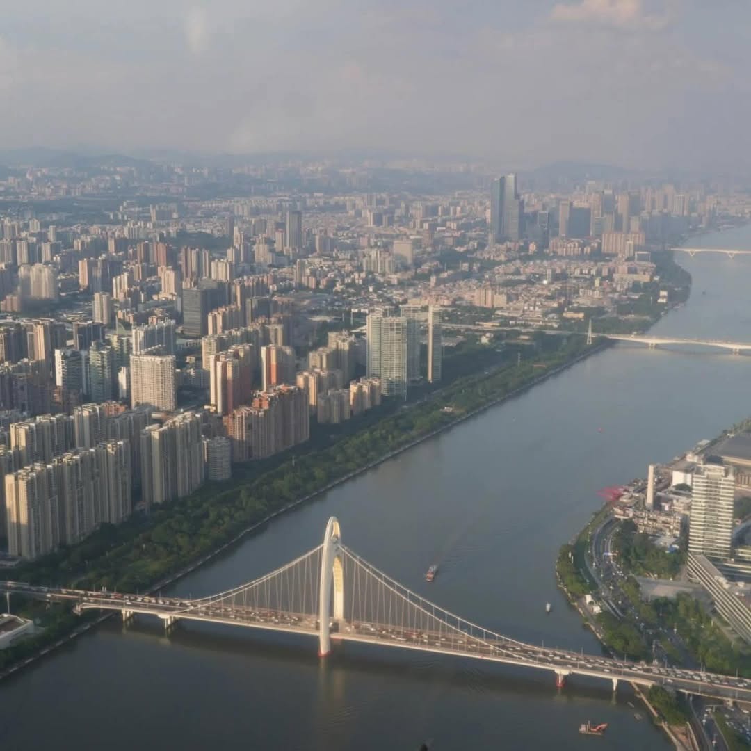 ชาคริต แย้มนาม